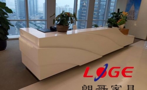 在選購公司接待臺(tái)的時(shí)候我們應(yīng)該注意一些什么？