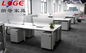 如何預(yù)防辦公家具出現(xiàn)掉漆開(kāi)裂呢？